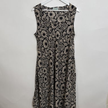 Floral sleeveless dress