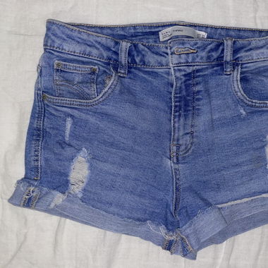Kurze Jeanshose