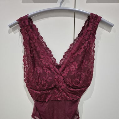 Weinrotes Bodysuit