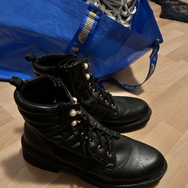 Schwarze Stiefel