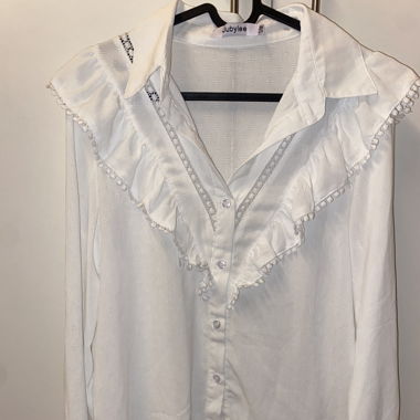 chemisier blanc avec broderie 