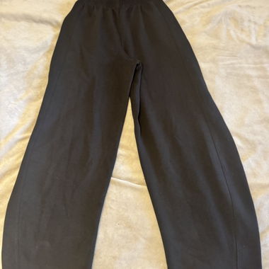 schwarze Jogginghose 
