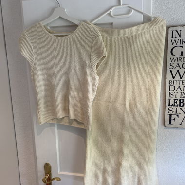 Set in maglia crema
