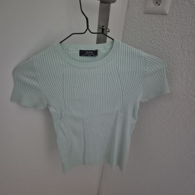 Haut en maille côtelée Bershka