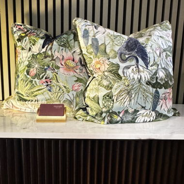WEDGWOOD ENGLISH FABRIC DESIGNER CUSHION NEW