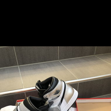 brand new jordan 1 silver toe