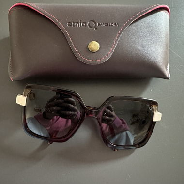 Sonnenbrille mit Etui