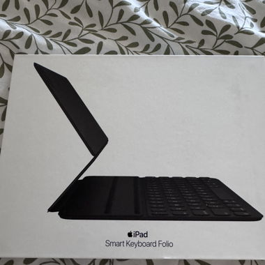 Apple iPad Smart Keyboard Folio