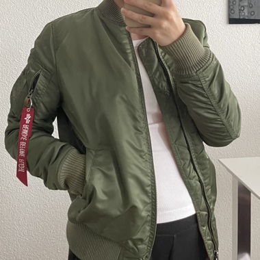 Alpha Industries Bomberjacke - sage green
