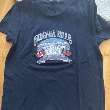 Brandy Melville Niagra-Falls-Hemd
