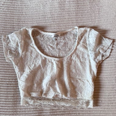 White lace floral crop top