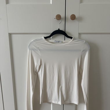 white long sleeve shirt