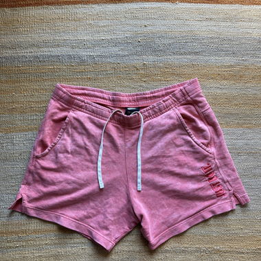 Short rosa Nike e short Nike ACG
