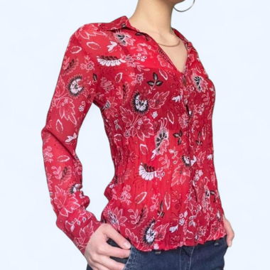 Blusa vintage rossa in paisley con bottoni e top effetto crinkle