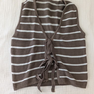 Gilet a maglia rigato marrone-bianco senza maniche