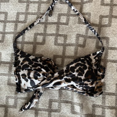 Top bikini leopardo