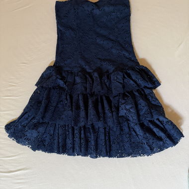 Robe à bretelles échancrées en dentelle Morgan