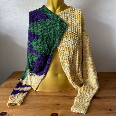 Asymmetrischer Strickpullover