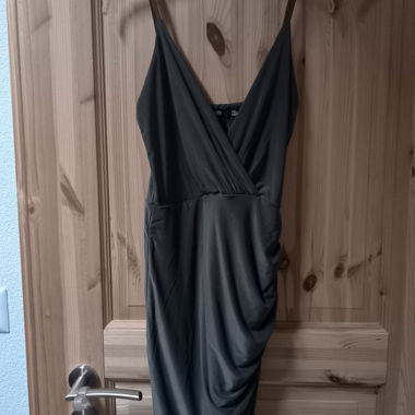 Robe verte a fines bretelles