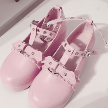 Pink Buckle Jirai kei shoes 