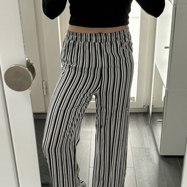 Gestreifte Stoffhose