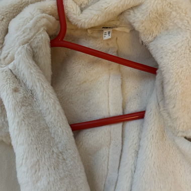 Cappotto beige con pelliccia teddy, taglia 34