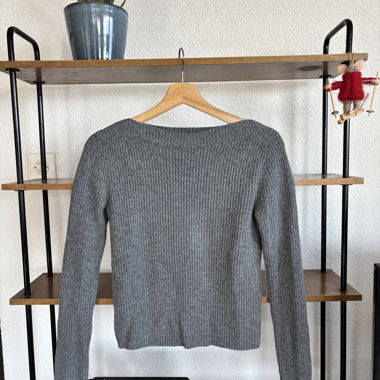 Grau gerippter Pulli von Mango Grösse XS