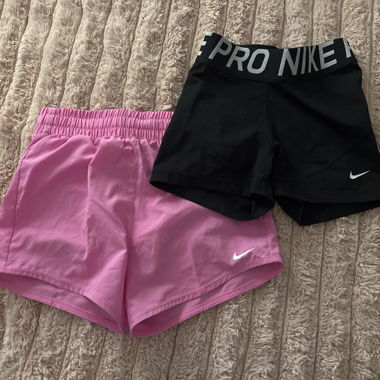 2er-Set Nike Sportshorts pink & schwarz