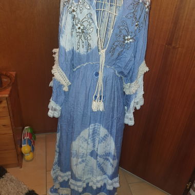 Langes ethiopisch wirkendes Kleid
