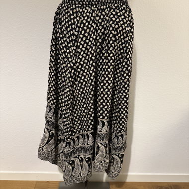 Midi skirt