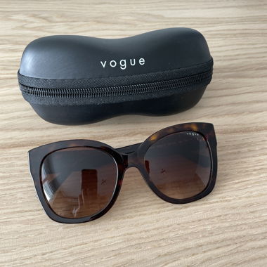 Lunettes de soleil Vogue