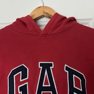 Pull GAP rouge