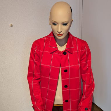 schicker Mantel mit modischem Karo von Marc Cain
