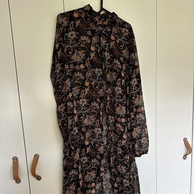 Langer Kimono Blumenmuster