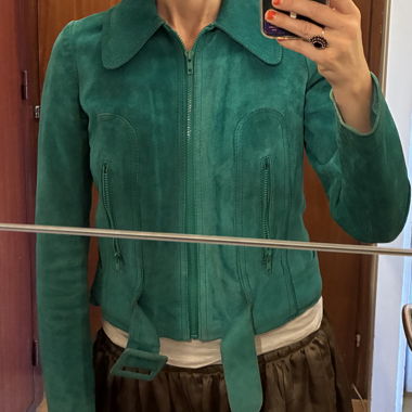Turquoise suede short jacket in green