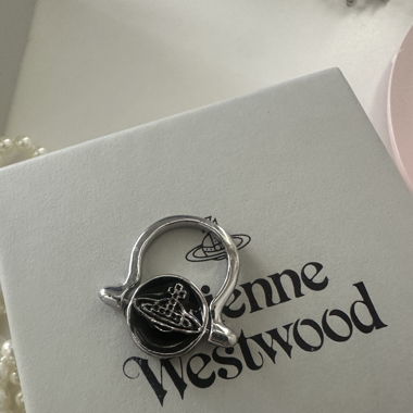 vantage Vivienne Westwood ring