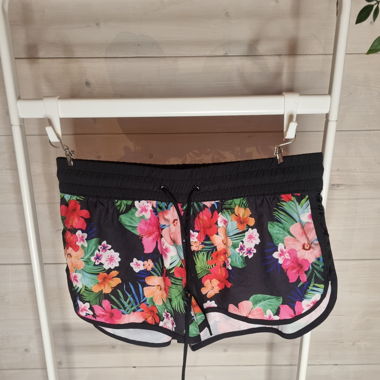 Kurze Badehose