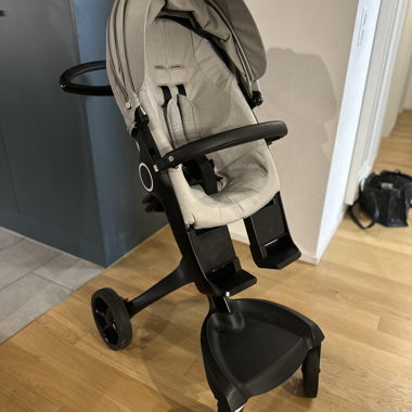 Carrozzina Stokke con navicella, grigio
