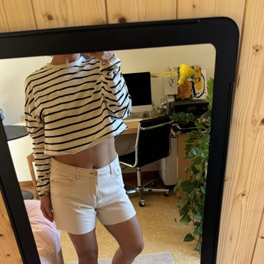White H&M shorts. 
