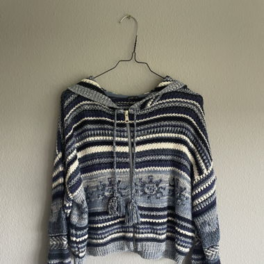 strickjacke blau gestreift mit muster