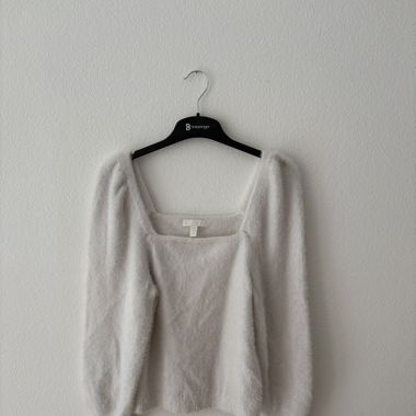 Weisser Pullover