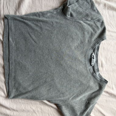 Haut court gris