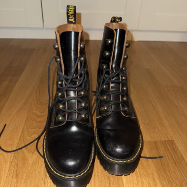 Dr. Martens LEONA