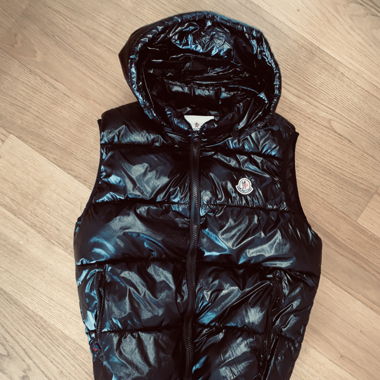 MONCLER TAGLIA M VESTE S