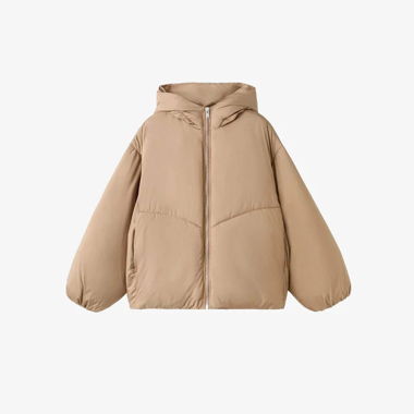 Piumino oversize beige con cappuccio