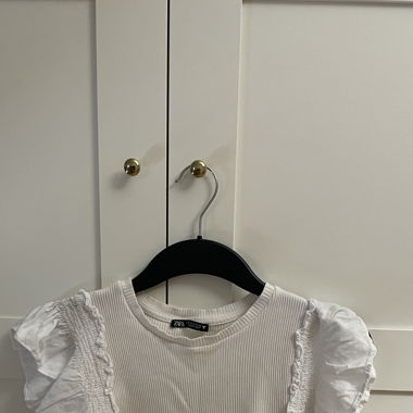 T-Shirt mit Rüschchen