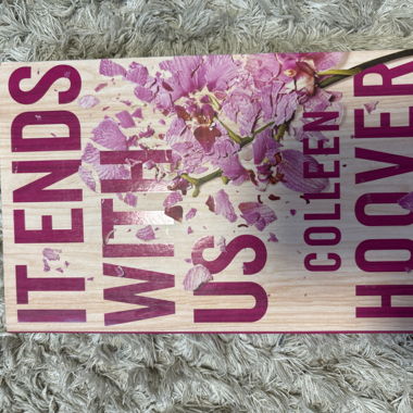 It Ends With Us – Colleen Hoover