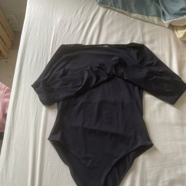 Navy blue body