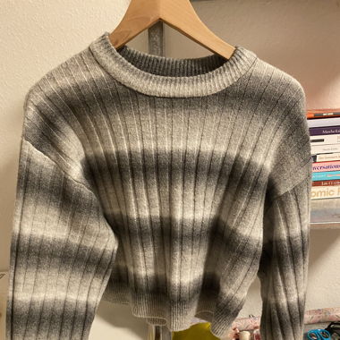 pretty grey sweater🩶⭐️
