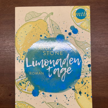 Limonadentage Roman Annie Stone
